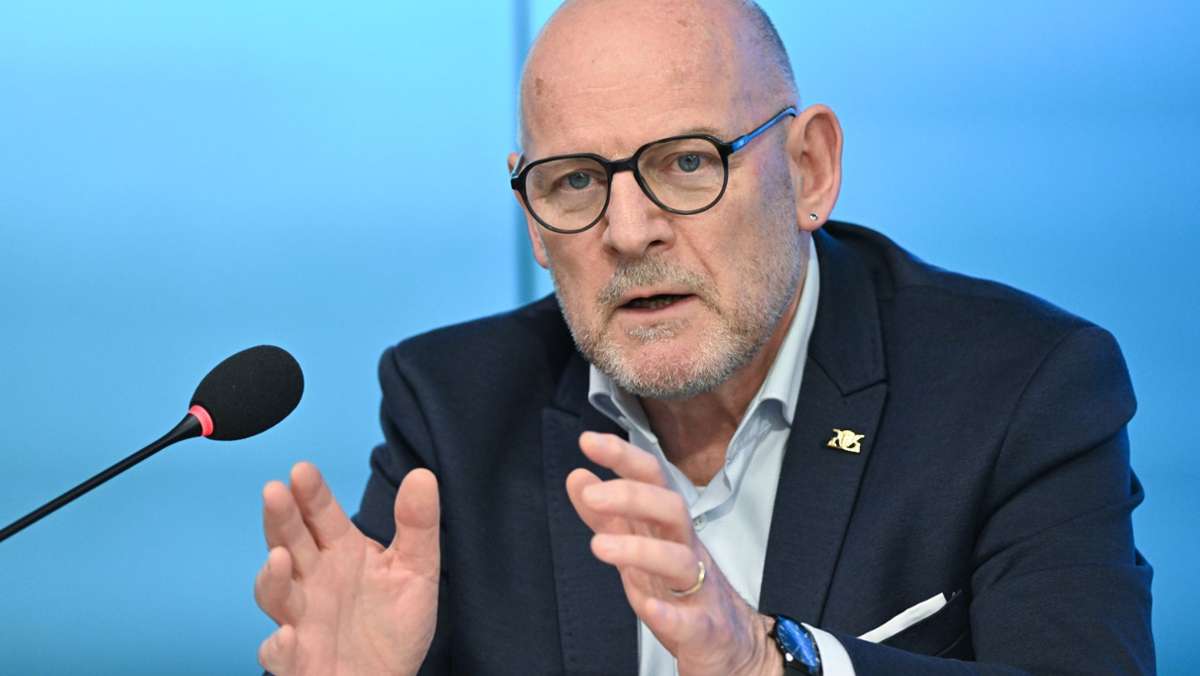 Winfried Hermann: Verkehrsminister sehr unzufrieden mit Neun-Euro-Ticket