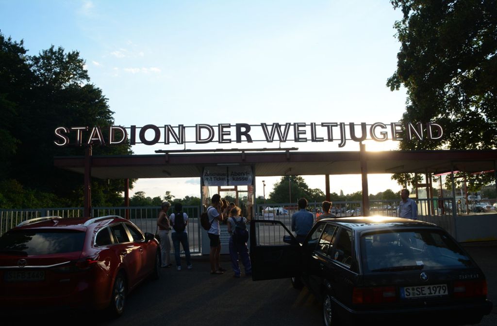 Im Jahr 2014 Premiere im Autokino Kornwestheim: Der Film „Stadion der Weltjugend“ von René Pollesch