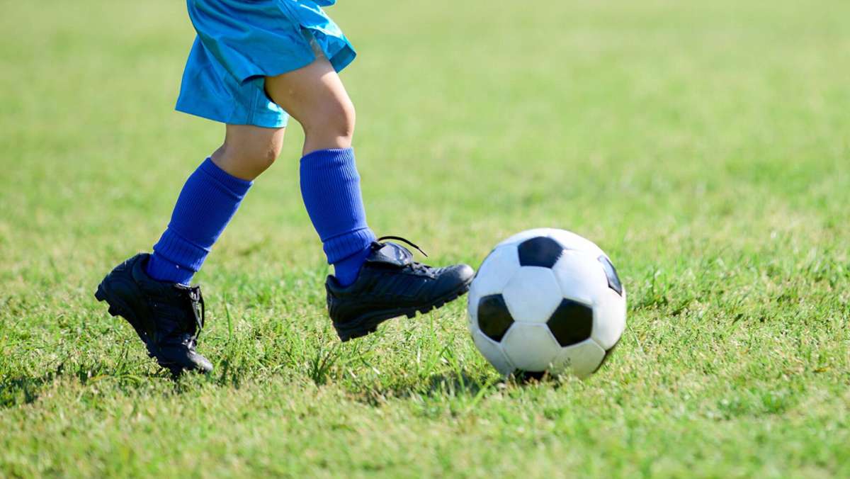 Enzkreis: Fußballtrainer in hunderten Fällen des Kindesmissbrauchs angeklagt
