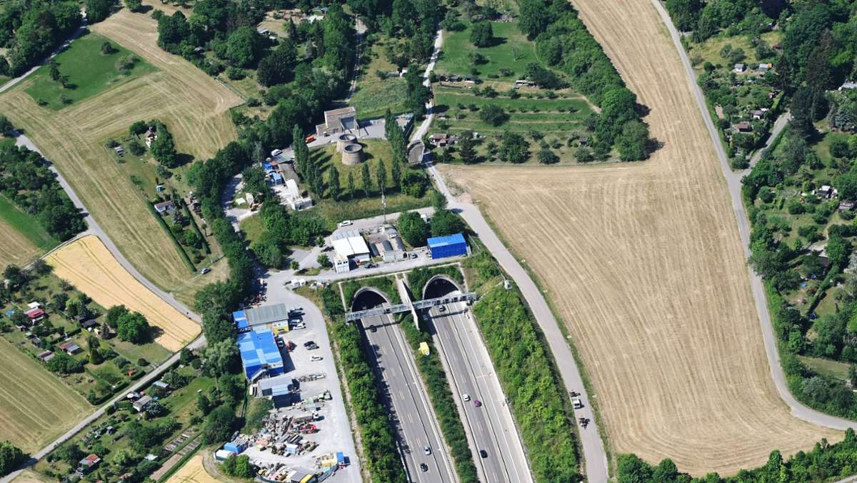 A81 bei Leonberg: Engelbergtunnel in beide Richtungen gesperrt