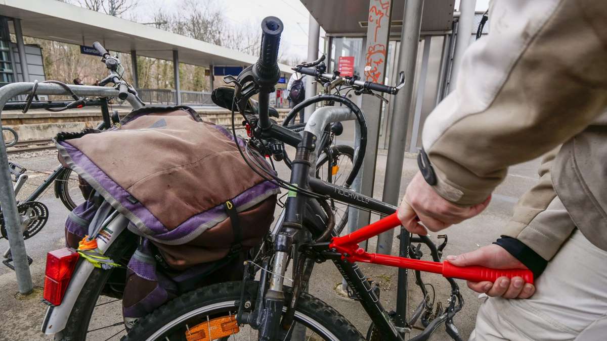 Aufräumen in Leonberg: Die Schrotträder am Bahnhof sind weg