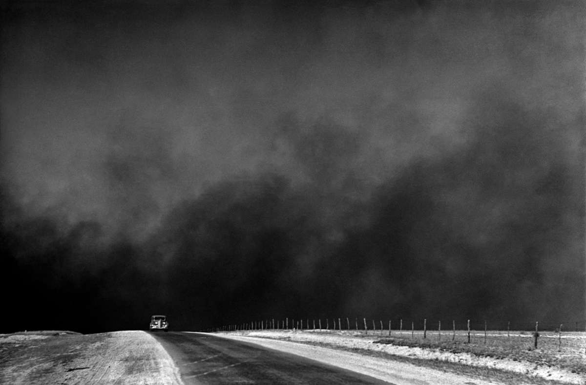 1936: Dunkle Wolken verhüllen den Horizint in Panhandle, Texas.
