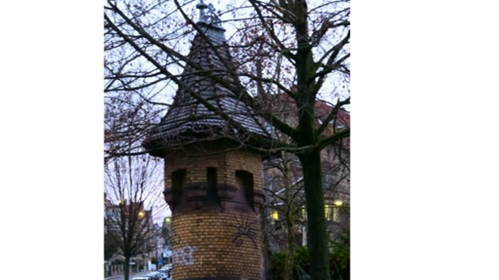  Warum ein seltsames kleines Türmchen seine Heimat oberhalb des Marienplatzes gefunden hat. 