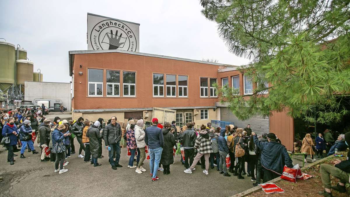 Krieg in der Ukraine: Die ersten 100 Flüchtlinge kommen in Esslingen an