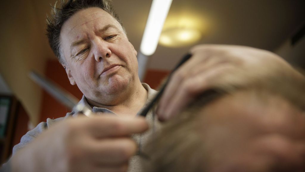 Friseurlehre mit 48 Jahren: Tausche Schaufel gegen Schere