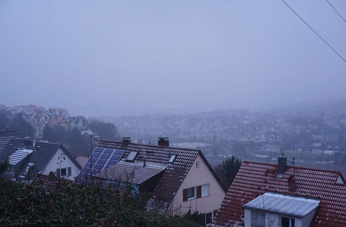 Eine weitere Aufnahme aus Stuttgart-Rotenberg zeigt das Wetter am Dienstagmorgen.