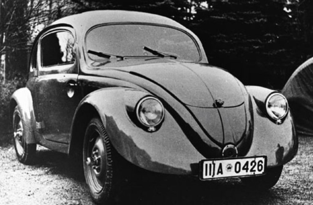1937 sind die ersten 30 "W30"-Vorserienfahrzeuge fertig. Ein Jahr später erlangt der Volkswagen Serienreife.