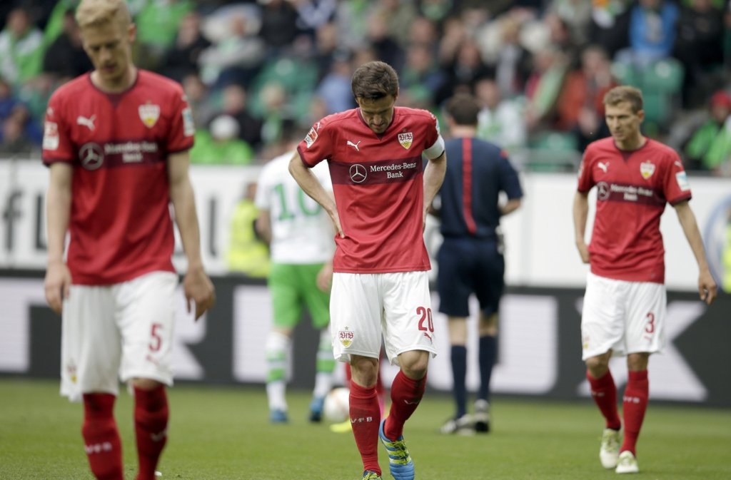 Am Ende der Saison 2015/16 steht der VfB auf Platz 17 und muss - zum zweiten Mal nach 1975 - den beschwerlichen Gang in die 2. Bundesliga antreten.