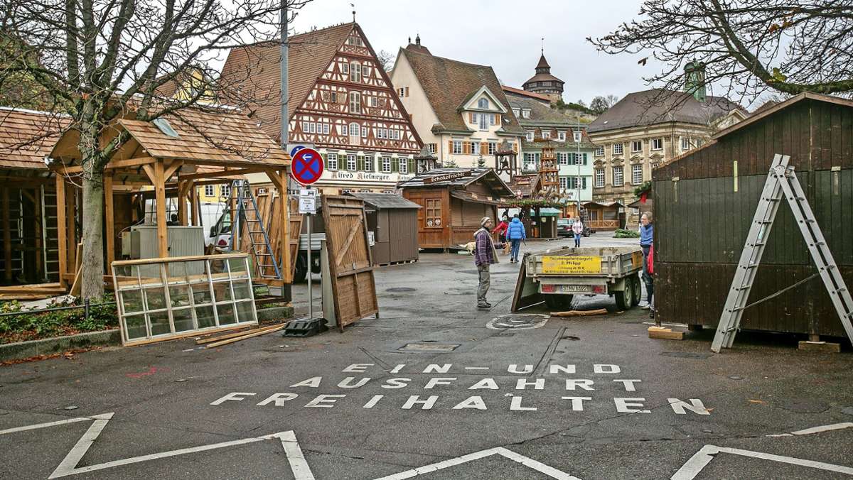  Plochingen, Wernau sowie viele andere Städte und Gemeinden sagen ihren Weihnachtsmarkt ab. Esslingen hält an seiner Veranstaltung fest. Doch der Budenzauber wird eingezäunt. Zutritt zum Festgelände bekommen nur Geimpfte und Genesene. 