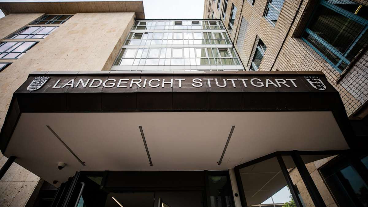 Prozess am Landgericht Stuttgart: Nach Schießerei in Bad Cannstatt: Zwei Männer wegen Mordes angeklagt