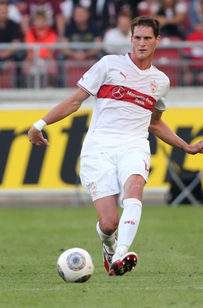 Abwehr Benedikt Röcker stammt ursprünglich aus Bietigheim-Bissingen und spielt seit Januar 2011 für den Stuttgarter Traditionsverein. Röcker will zum Zweitligisten Greuther Fürth wechseln, noch lieg aber wohl kein Angebot beim VfB vor.