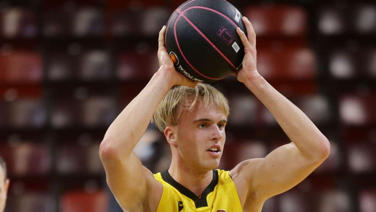 MHP Riesen Ludwigsburg: Ludwigsburgs Basketballer verlängern mit Youngster Herzog - Duo geht