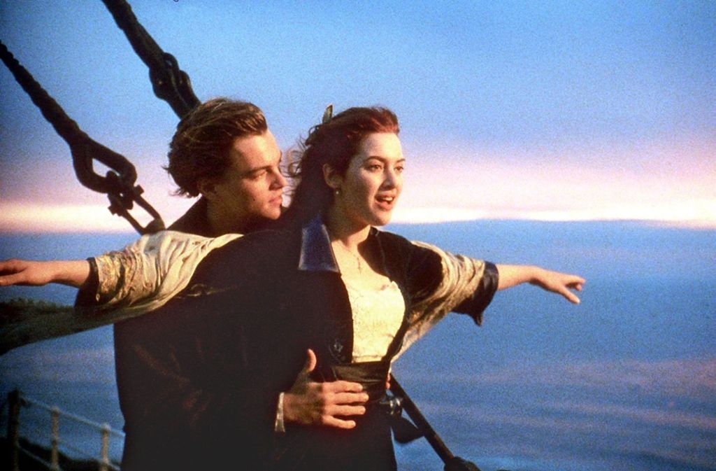 Die berühmte Szene aus James Camerons Film „Titanic“ mit Leonardo DiCaprio und Kate Winslet. Foto: dpa-Film