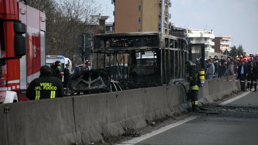 Terroristisches Motiv nicht ausgeschlossen: Mann zündet Schulbus in Italien an
