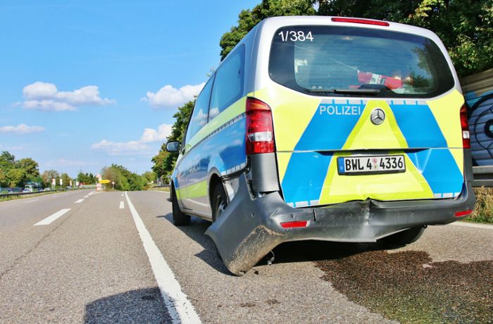 Unfall in Stuttgart-Nord: Pkw rammt Streifenwagen – zwei Polizisten verletzt