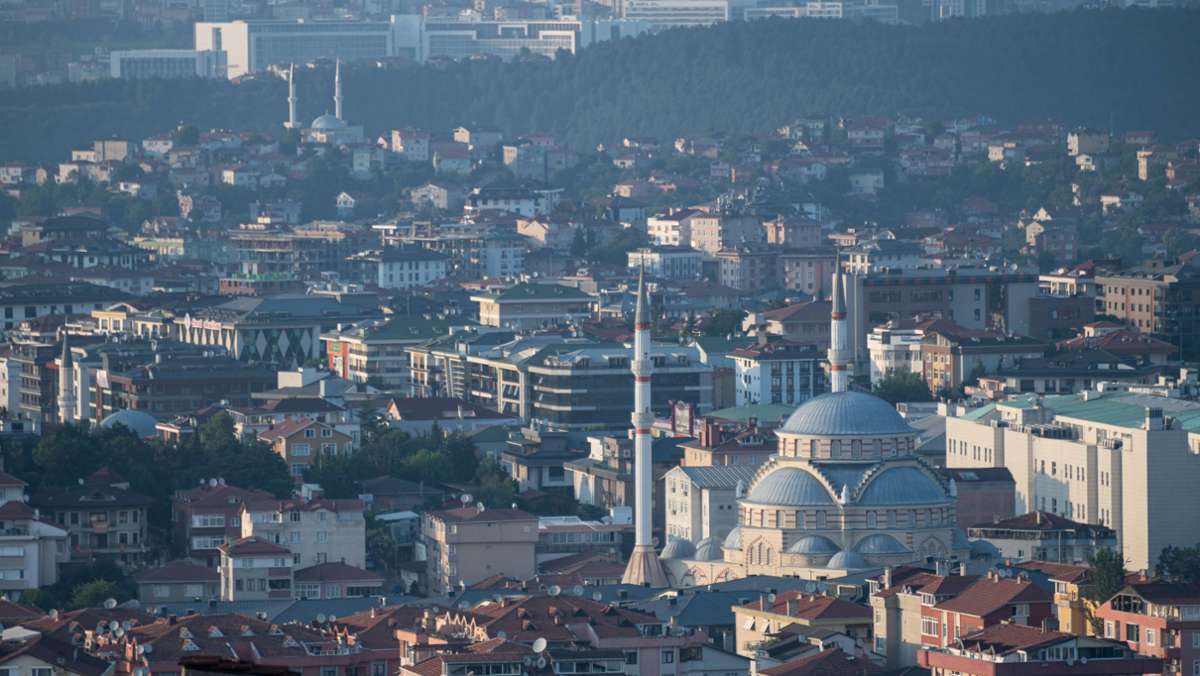  Am Bosporus nehmen Überfremdungsängste deutlich zu. Die Opposition versucht aus dem Stimmungswechsel Kapital zu schlagen. 