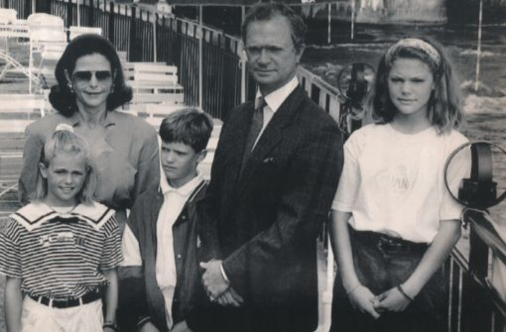 1991: Das schwedische Königspaar mit seinen drei Kindern Victoria, Carl Philip und Madeleine.