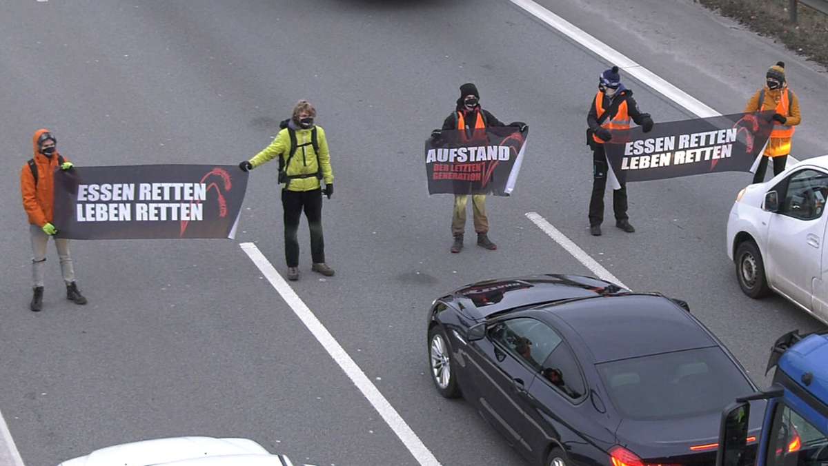 Klima-Aktivisten in Stuttgart: Polizei verhindert Blockade der „Letzten Generation“