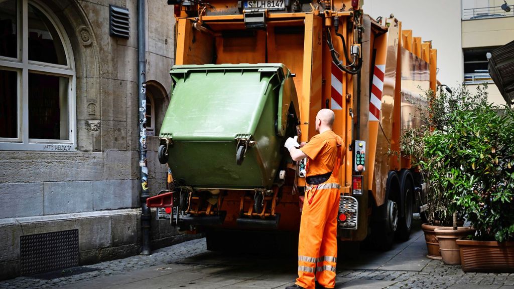 Stuttgarter Müllentsorgung in  Coronazeiten: Notfalls Altpapier  in der Wohnung stapeln
