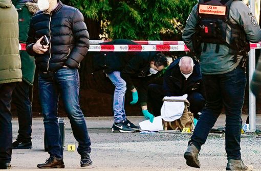 Im Rucksack des mutmaßlichen Täters fand die Polizei über 100 Schuss Munition. Foto: dpa/Uwe Anspach