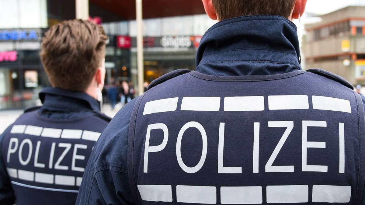 Randale in Böblingen: Betrunkener greift Rettungsdienst an