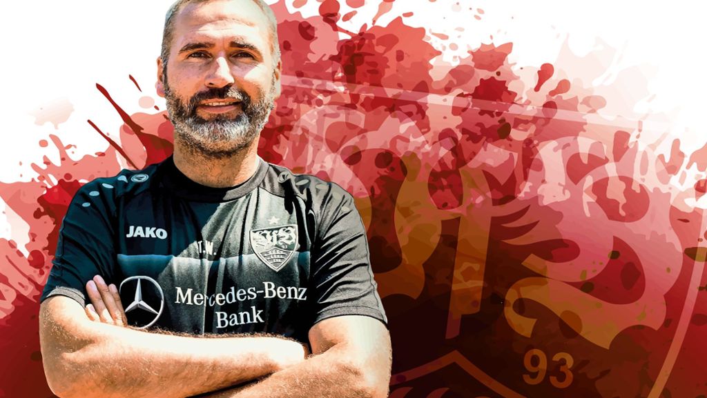  Tim Walter spricht über sein Rollenverständnis und seine emotionale Art als Trainer – und er verrät, bei welcher Fußballgröße er sich vor dem Wechsel zum VfB Stuttgart einmal mehr Rat geholt hat. 