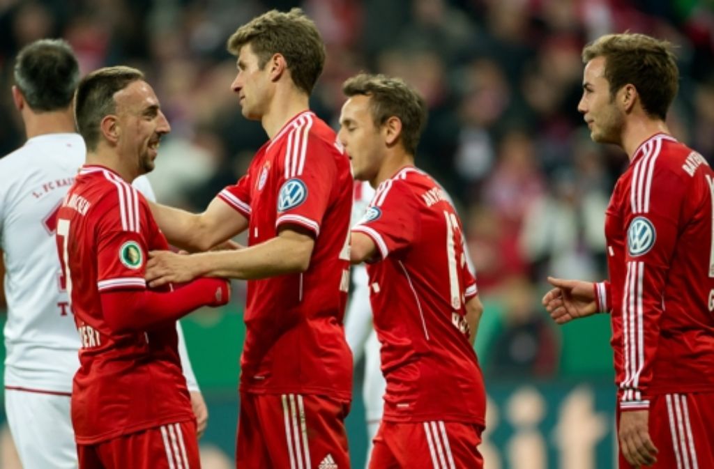 Die Bayern-Profis freuen sich über den Einzug ins DFB-Pokalfinale. Foto: dpa