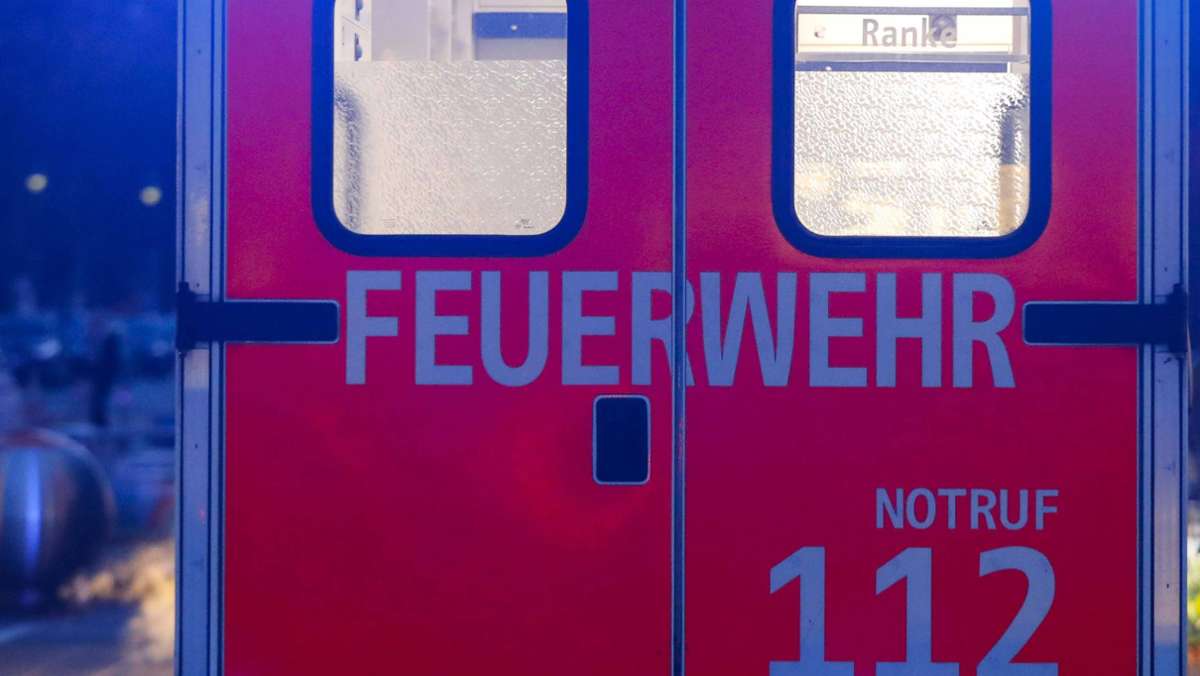  In Stuttgart-Sillenbuch und in Stuttgart-Möhringen kommt es am Donnerstagabend zu Bränden an Fahrzeugen. Polizei und Feuerwehr rücken aus. Die Kriminalpolizei sucht Zeugen. 