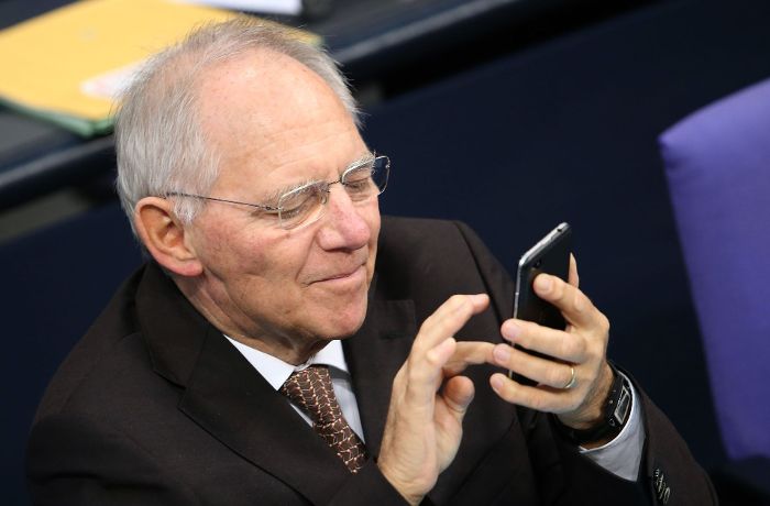 Proteste gegen Twitterverbot von Wolfgang Schäuble