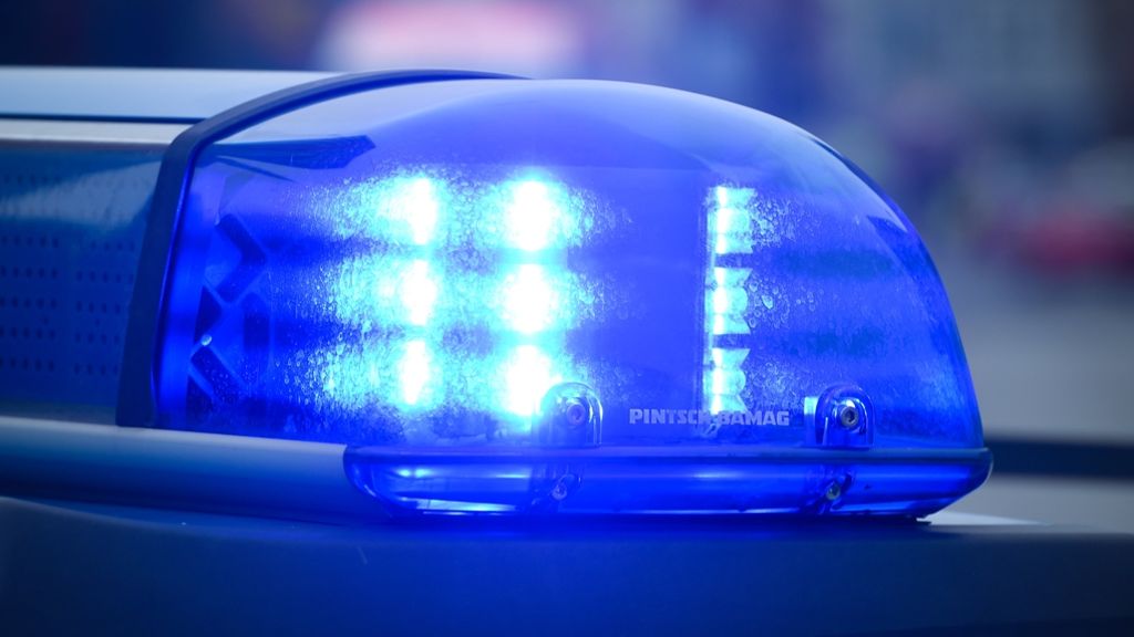 Blaulicht aus Stuttgart: Rollerfahrer schwer verletzt