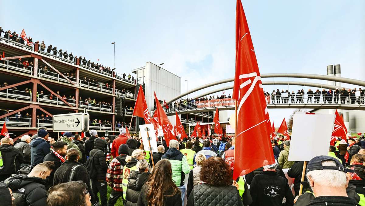 IG Metall-Kundgebung  in Sindelfingen: 16 000 demonstrieren vor den Werkstoren