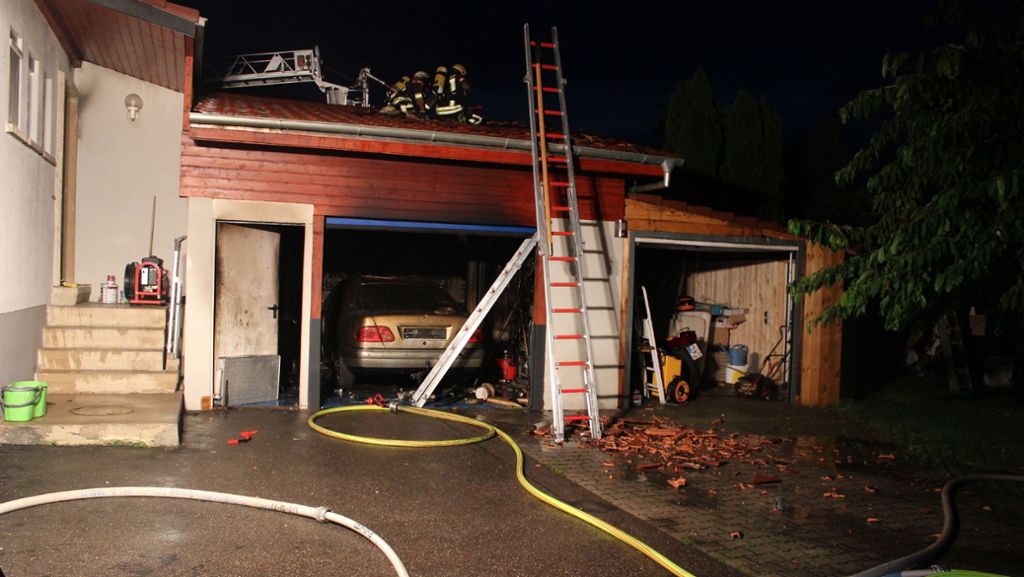Einsatz in Hemmingen: Feuer in leer stehender  Garage