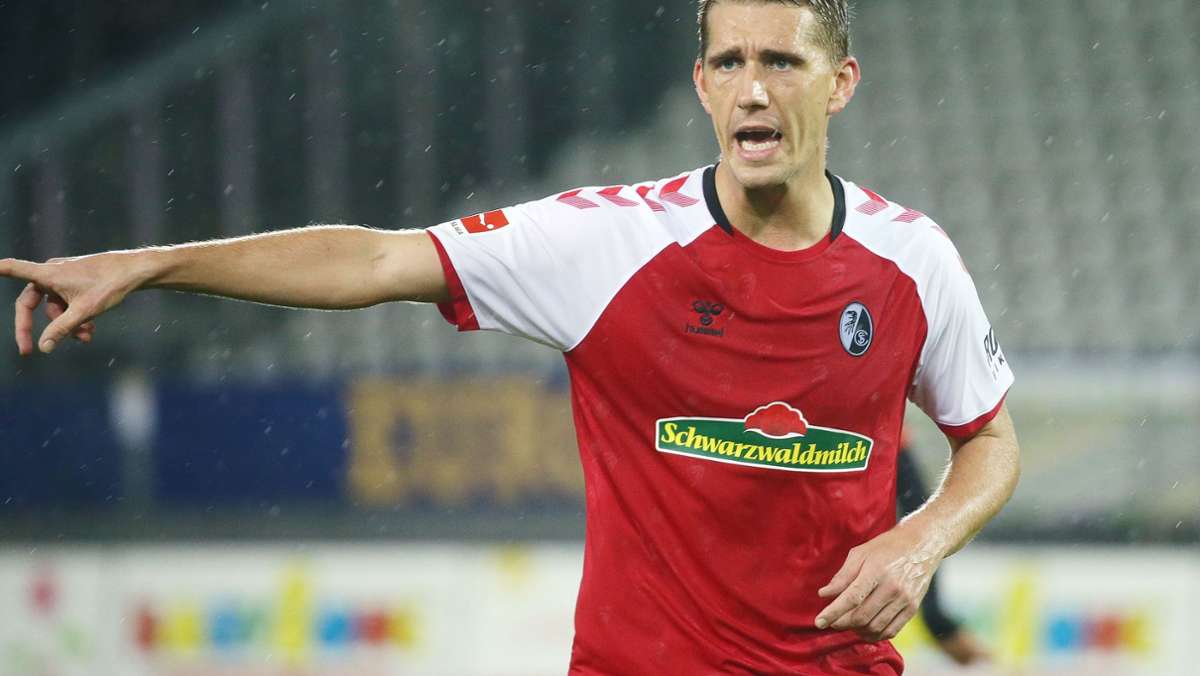  Nils Petersen vom SC Freiburg wird nach Angaben von Sven Mislintat nicht zum VfB Stuttgart wechseln. Es seien keine Neuverpflichtungen mehr geplant. 