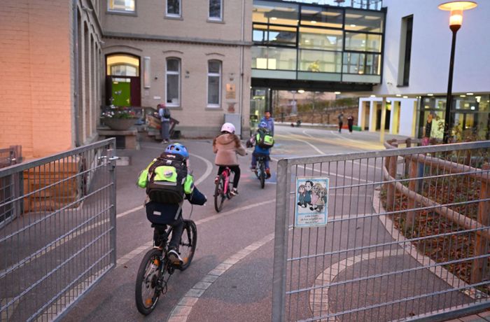 Minister will  Straßen vor Schulen in Baden-Württemberg   sperren