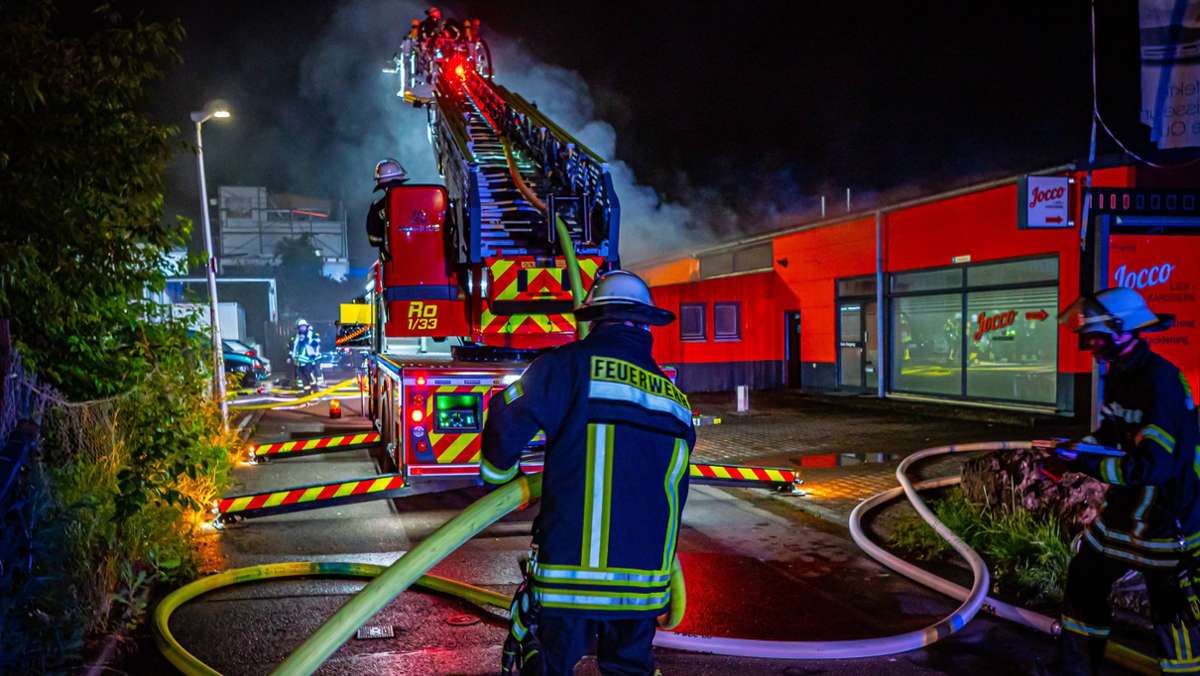 Rottenburg am Neckar: Mindestens 250.000 Euro Schaden bei Brand in Firmenhalle