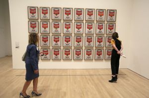 Aktivistinnen kleben sich an Warhols Suppen fest