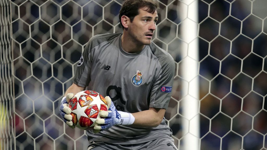  Der spanische Torwart Iker Casillas hat am Mittwoch beim Training des FC Porto einen Herzinfarkt erlitten. Dabei hatte der 37-Jährige laut dem Vereinsarzt noch Glück im Unglück. 