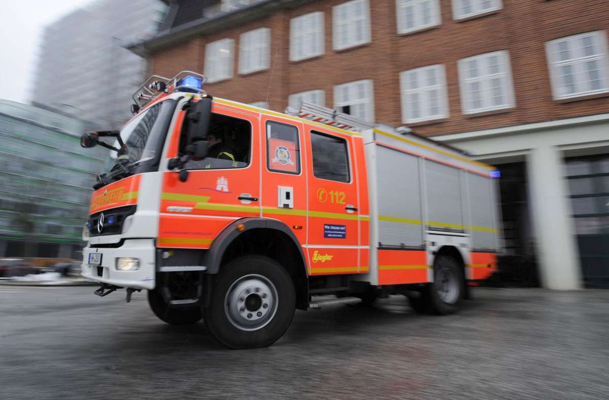 Ein Brand in Besigheim ruft die Feuerwehr auf den Plan (Symbolbild) Foto: picture alliance / dpa/Angelika Warmuth