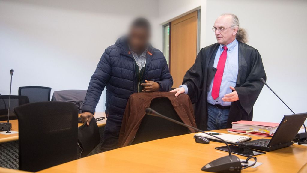  Wegen Unterstützung der ruandischen Terrorgruppe FDLR ist ein 47-Jähriger aus Nordbaden vom Oberlandesgericht Stuttgart zu einer Bewährungsstrafe verurteilt worden. Die Miliz ist in dem afrikanischen Land für Tötungen, Verschleppungen, Plünderungen und Vergewaltigungen verantwortlich. 