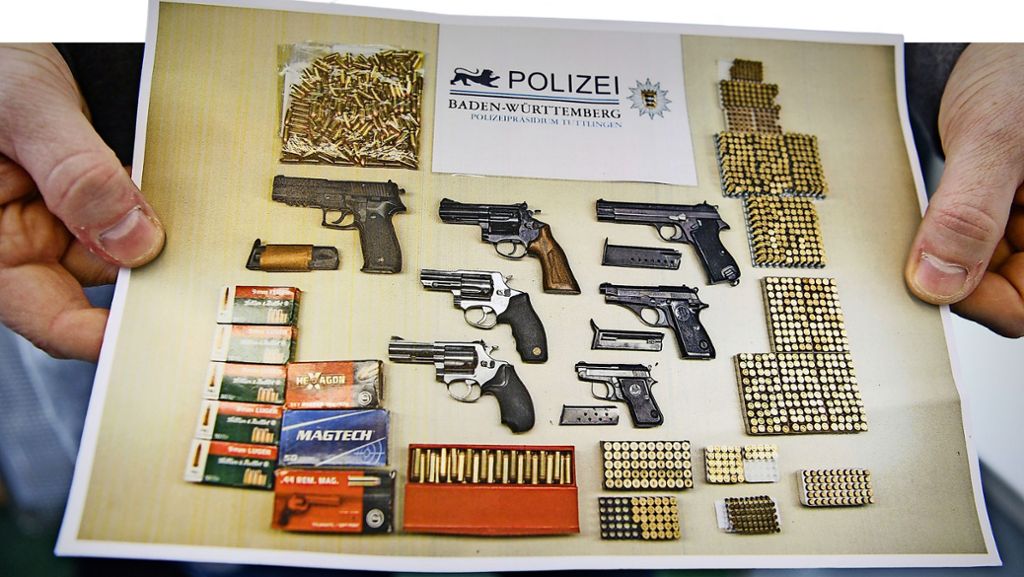 Waffen über Ludwigsburg verschoben: Polizei sprengt Waffenhändlerring