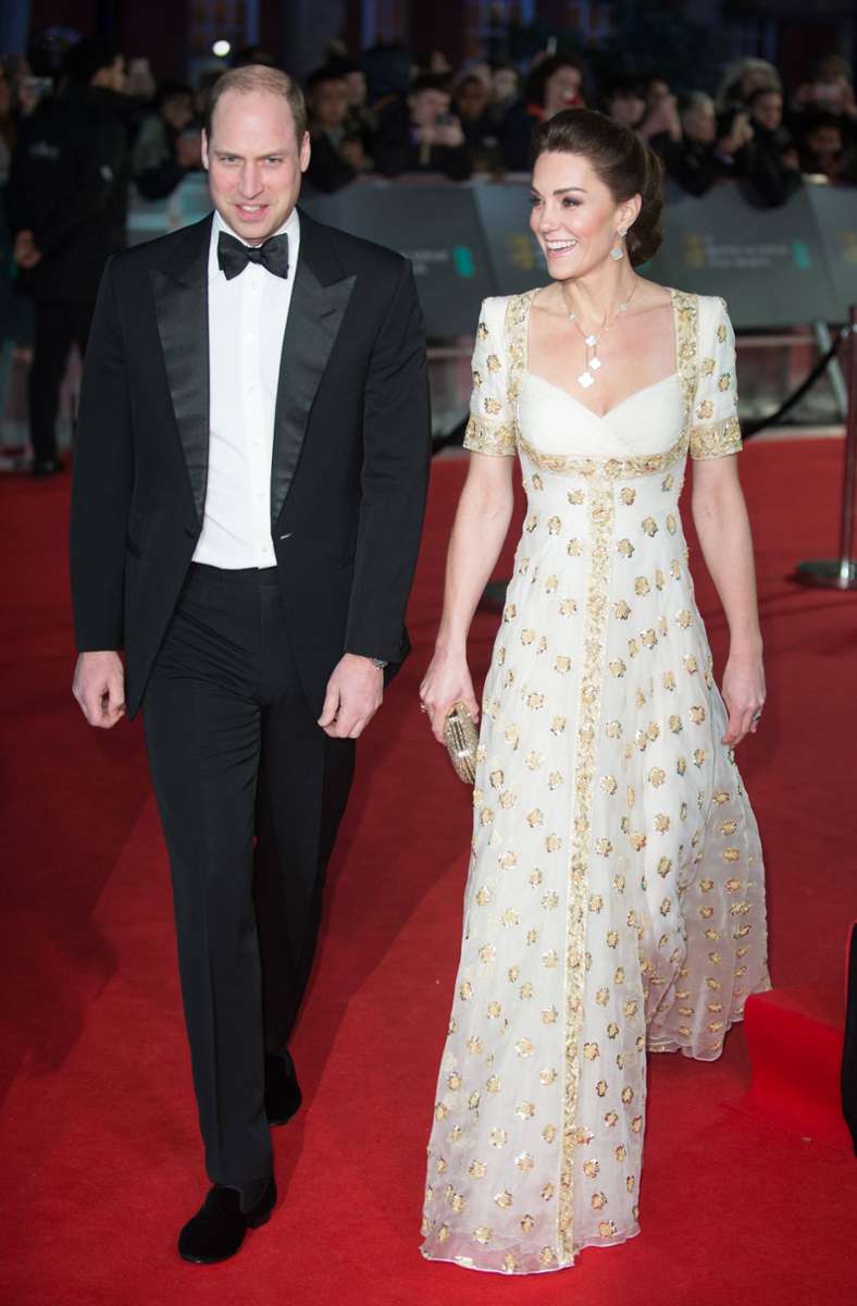 2020: Wie aus einem Märchen aus Tausendundeiner Nacht schreitet Herzogin Kate in einer Robe von Alexander McQueen über den roten Teppich der Filmpreise Bafta.