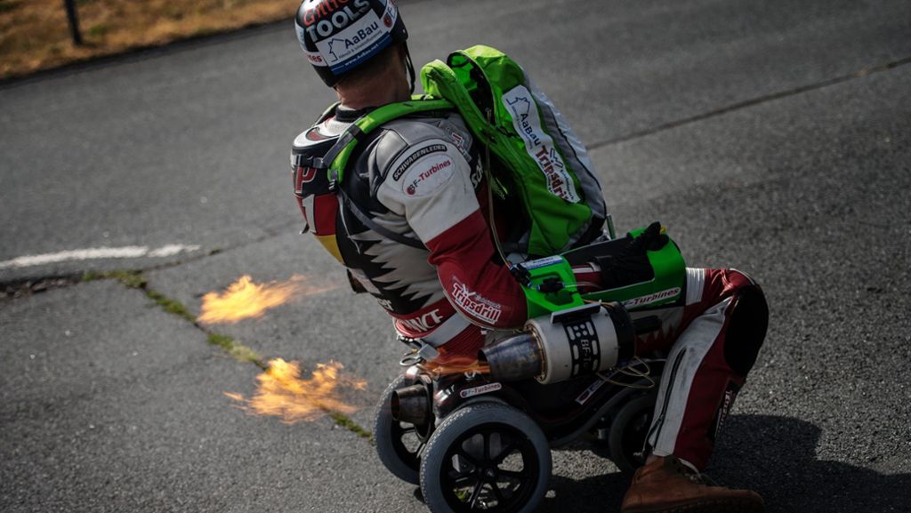 150km/h mit Kinderauto: Extremsportler will Rekord mit Bobby-Car aufstellen