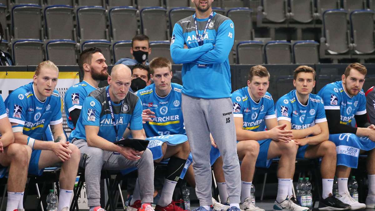  Wie kommuniziert er mit seinem Vertreter und der Mannschaft? Wie verfolgt Jürgen Schweikardt die Handballspiele seiner Mannschaft? Der zuletzt an Corona erkrankte Cheftrainer des TVB Stuttgart gibt Einblicke. 
