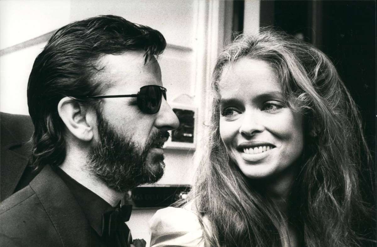 Der 41-jährige Ringo heiratete 1981 das 36-jährige Ex-Bond-Girl Barbara Bach („Der Spion, der mich liebte“). Die ehemaligen Beatles Paul McCartney und George Harrison waren eingeladen.
