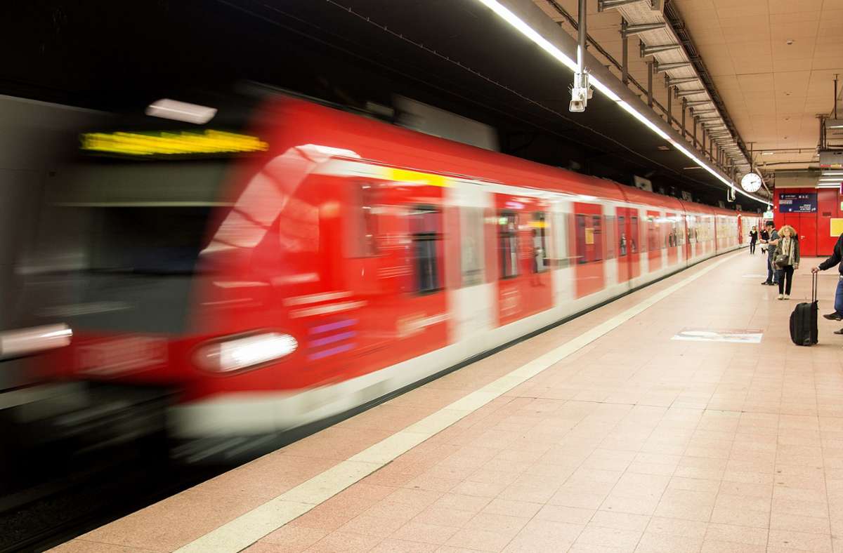 Am Stuttgarter Hauptbahnhof gerieten die Männer in Streit. Foto: picture alliance / dpa/Daniel Maurer