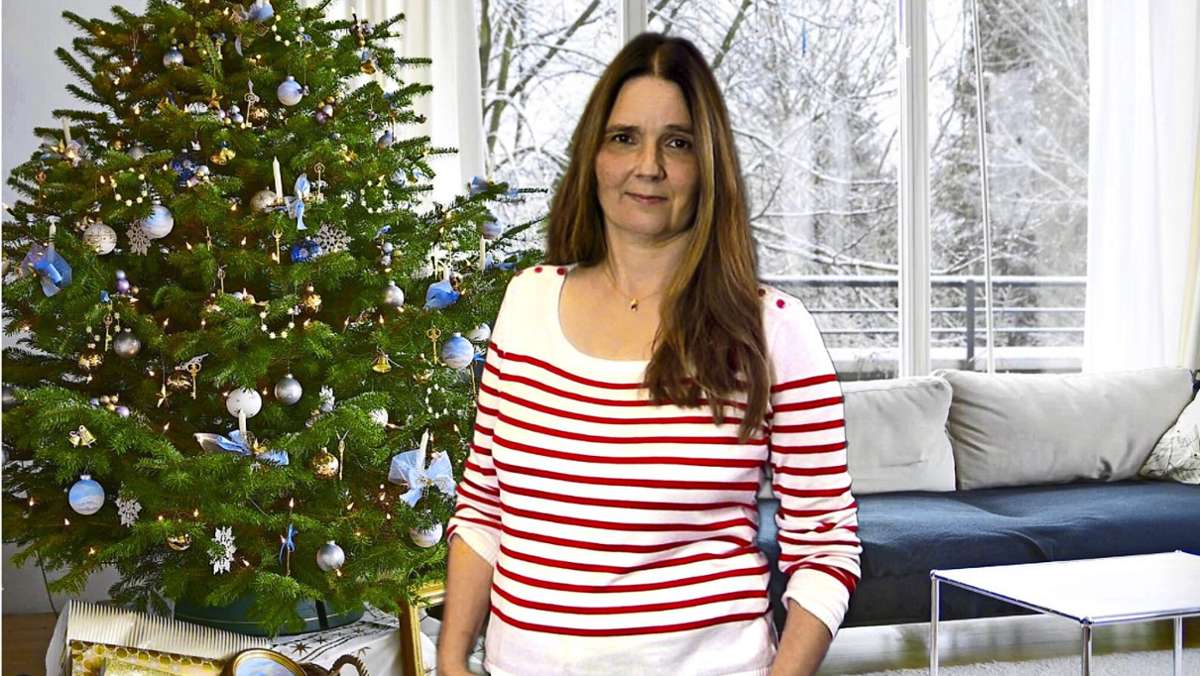  Heike Raith aus Ditzingen hat sich einen Traum erfüllt: Die 56 Jahre alte Designerin und Verlegerin hat ein Buch übers Christbaumschmücken herausgebracht. Schon immer dekoriert sie Weihnachtsbäume leidenschaftlich gern. Das Motto in diesem Jahr hat es in sich. 