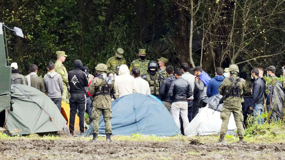 Flüchtlinge suchen den Weg in die EU: Hart an der Grenze