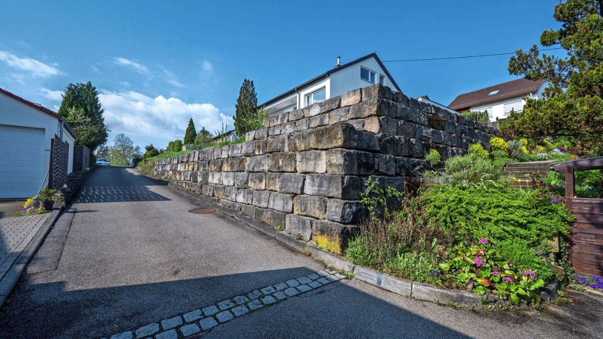 Rechtsstreit in Albershausen: Mauer muss weg – aber nur zum Teil