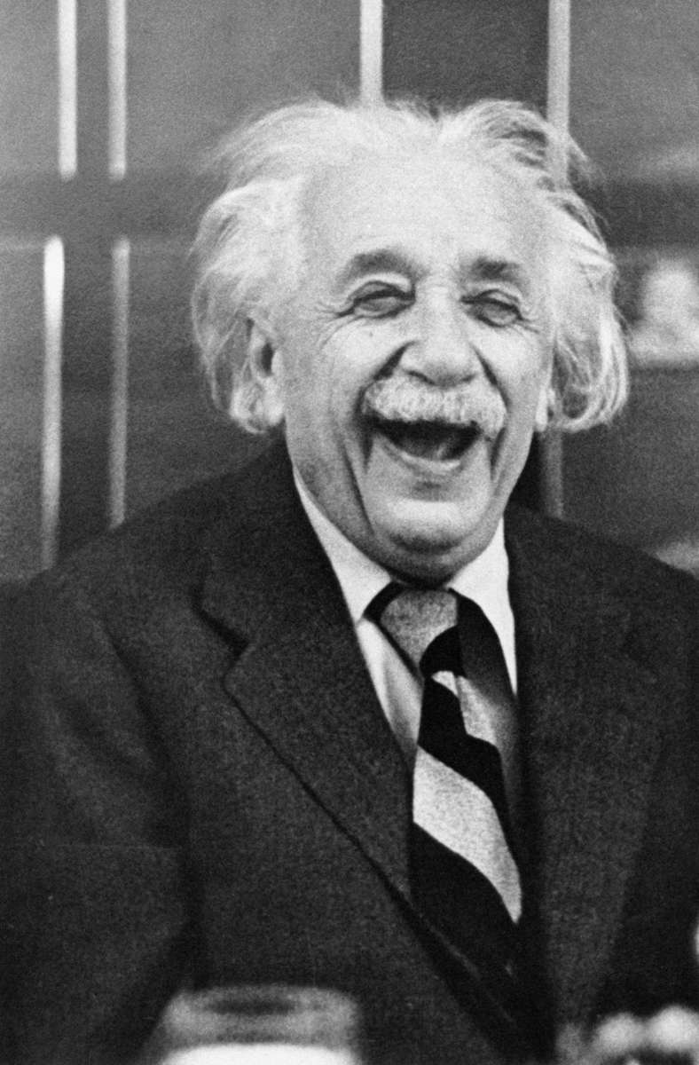 Ruth Orkin fotografierte auch Berühmtheiten: „Albert Einstein at a Princeton Luncheon“, Princeton, New Jersey, 1955.