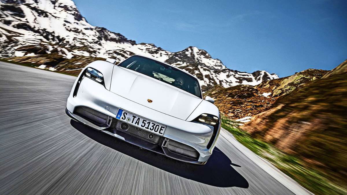 Autofans wählen die beliebtesten Modelle und Marken: Der  Porsche Taycan erobert einen Spitzenplatz